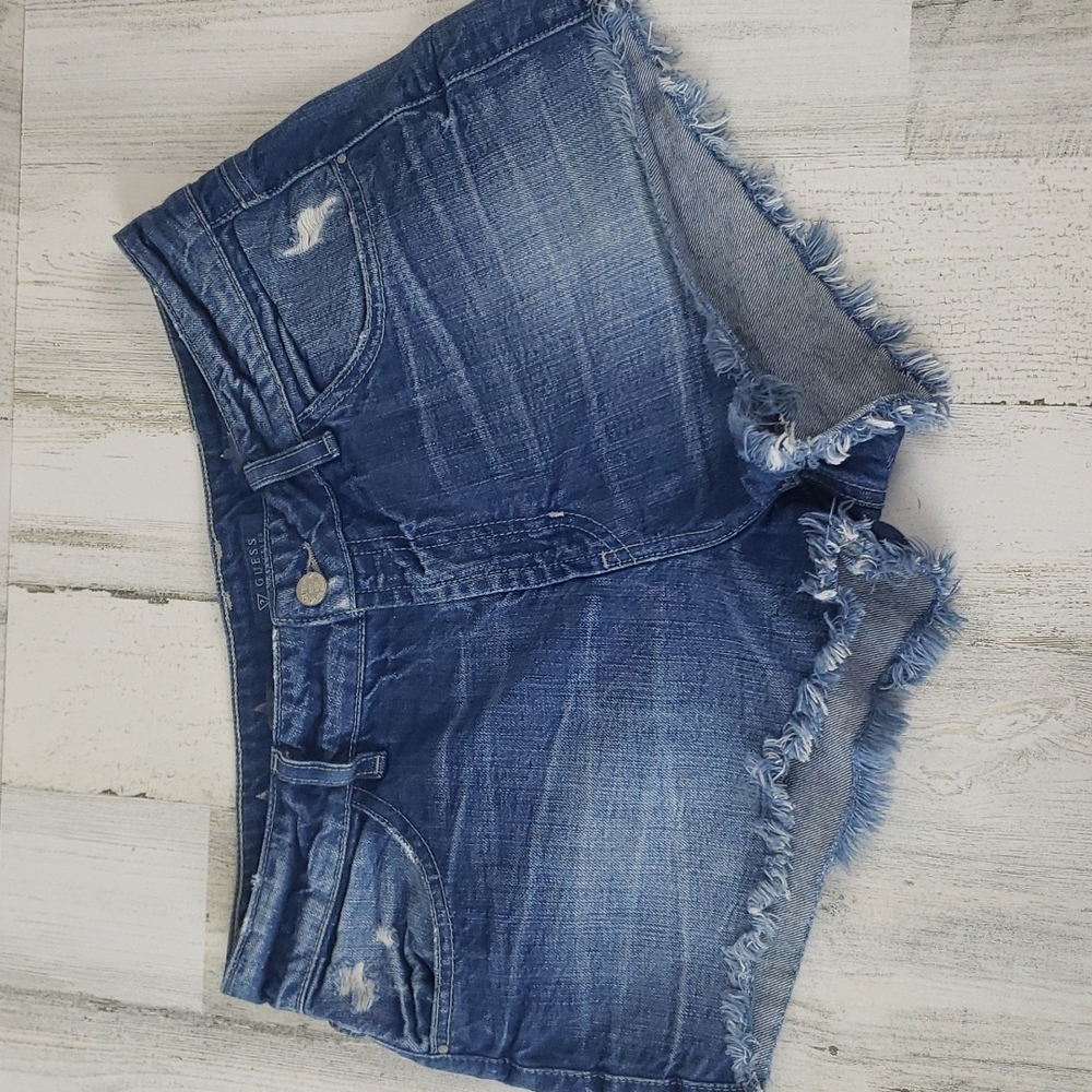 Guess slightly distressed frayed cutoff denim jean shorts Size 30